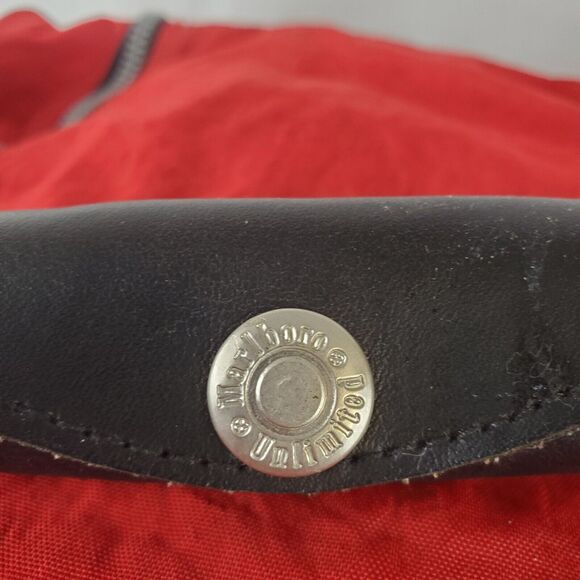 Vintage 90s Marlboro Unlimited Duffle Bag/Carry-On Turn Into Backpack Adults Red - Picture 7 of 14